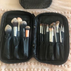 Makeup Brush Lot w/ storage case